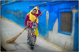 WOMAN STREET CLEANER